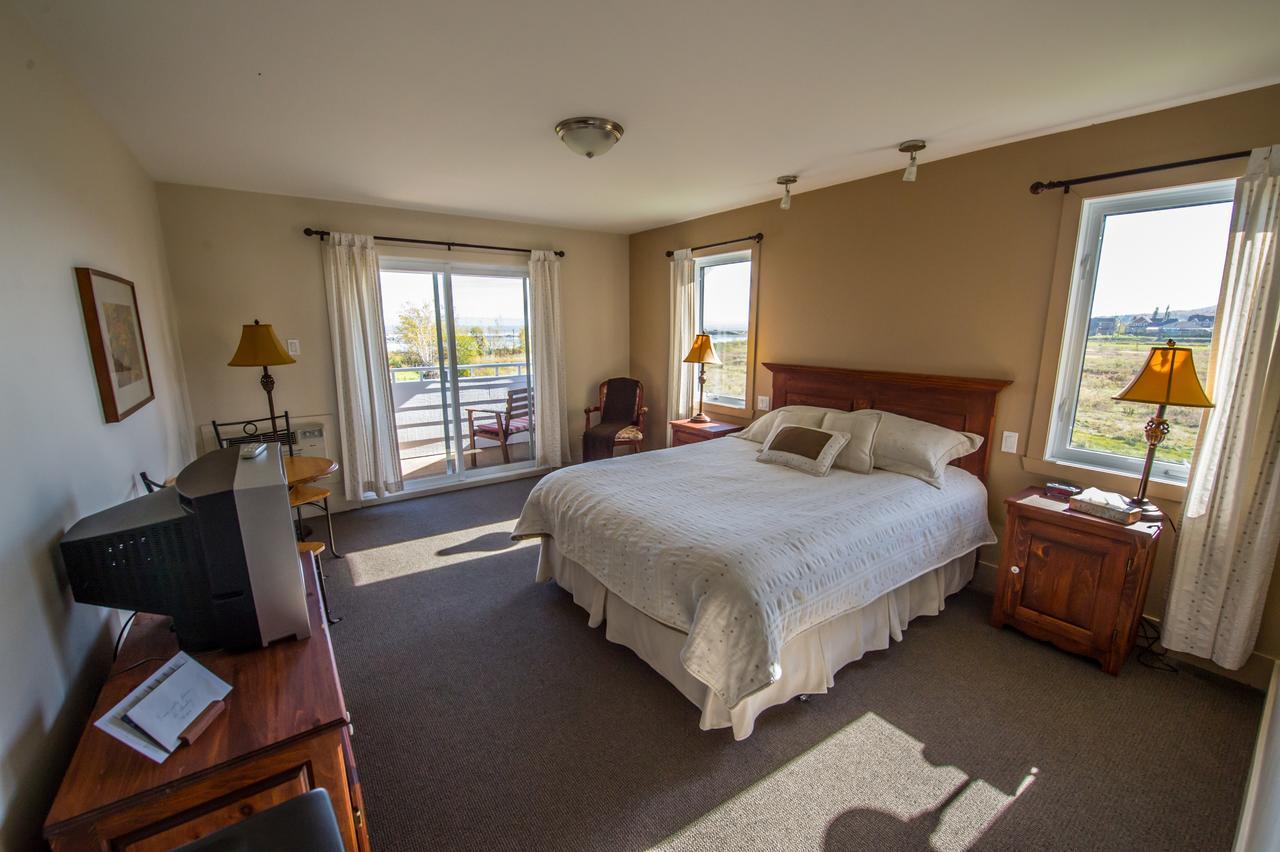 Auberge La Courtepointe Петит-Ривьер-Сен-Франсуа Экстерьер фото