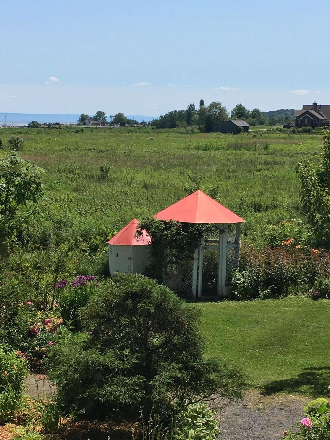 Auberge La Courtepointe Петит-Ривьер-Сен-Франсуа Экстерьер фото